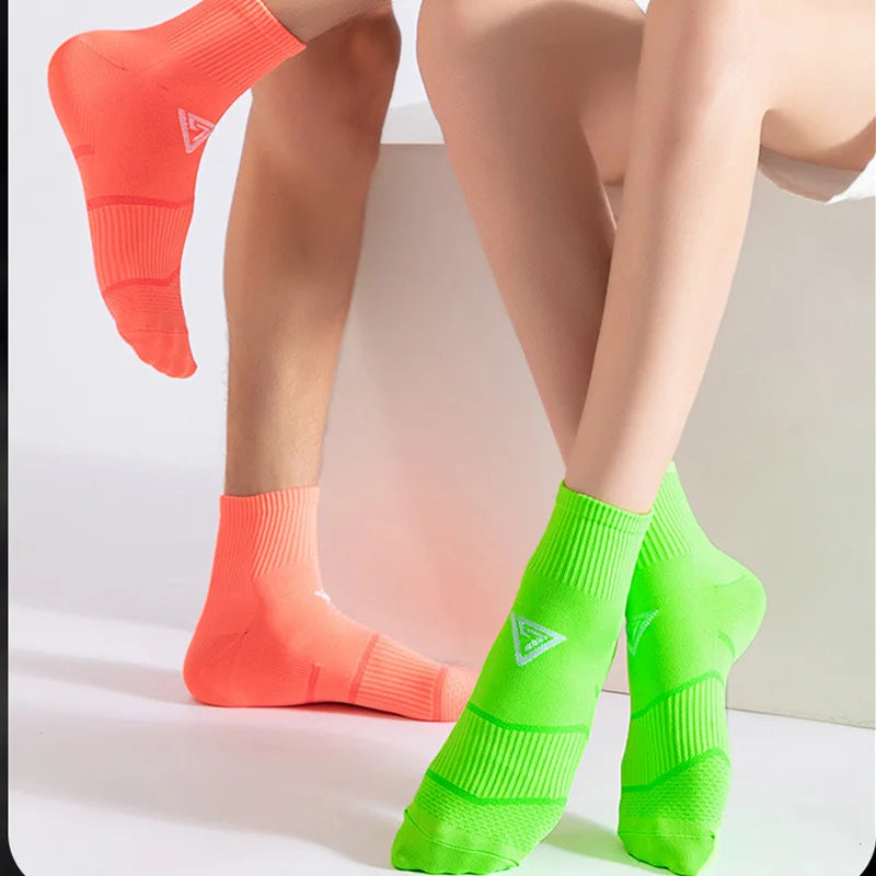 5 pares de meias curtas esportivas masculinas, meias de nylon de cores brilhantes, macias, de secagem rápida, antiderrapantes, para fitness, ciclismo ao ar livre, corrida, viagem