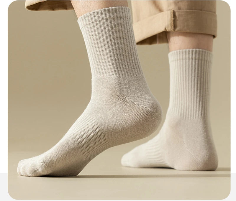 Meias masculinas retro cor sólida café branco cáqui bege respirável meias de algodão casual esporte na moda moda tubo médio meia longa