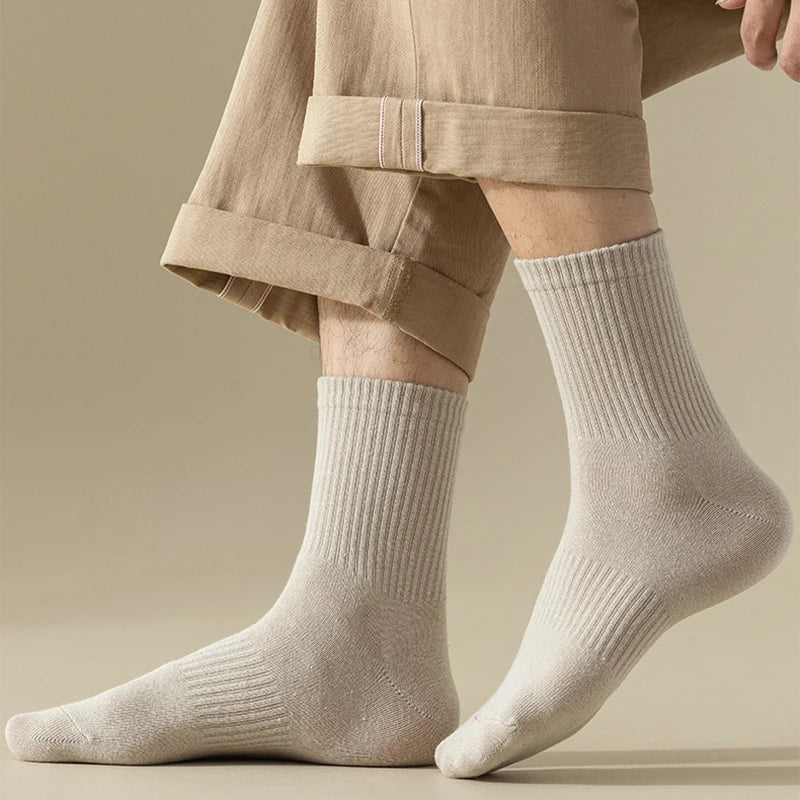 Meias masculinas retro cor sólida café branco cáqui bege respirável meias de algodão casual esporte na moda moda tubo médio meia longa