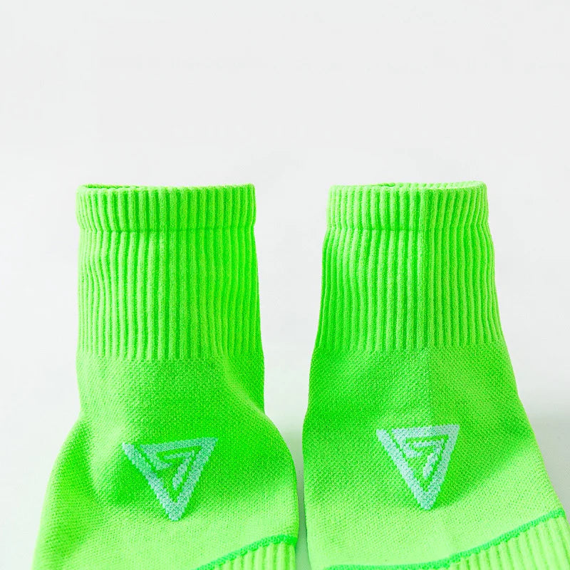 5 pares de meias curtas esportivas masculinas, meias de nylon de cores brilhantes, macias, de secagem rápida, antiderrapantes, para fitness, ciclismo ao ar livre, corrida, viagem